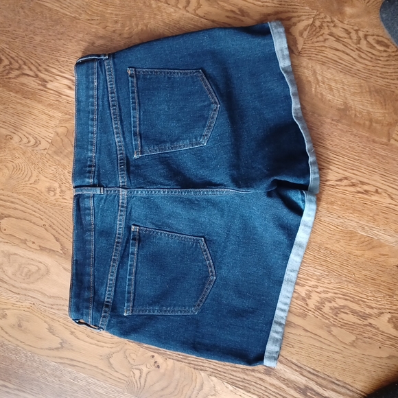 Old Navy Sweetheart Shorts - Picture 4 of 6